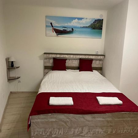 Romantic Hotel Centar Omisalj Exterior photo