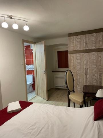 Romantic Hotel Centar Omisalj Exterior photo